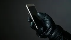 誰かがあなたのスマホを密かに監視している5つの明らかなサイン